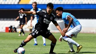 Matías Fernández se lesionó y abandonó el duelo entre Colo Colo y Antofagasta