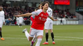 Miiko Albornoz anotó un golazo en triunfo de Velje