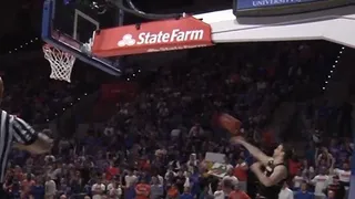 Felipe Haase fue héroe con impresionante asistencia en duelo de baloncesto de la NCAA