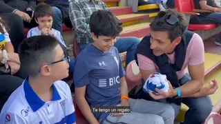 El emocionante gesto de Milovan Mirosevic con hincha homónimo en el clásico