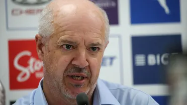 Juan Tagle evade el fracaso de U. Católica en Copa Chile y prefiere descargarse con el arbitraje