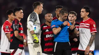 El árbitro de mano firme que llega a Calama: así dirige Andrés Rojas a Cobresal vs Audax