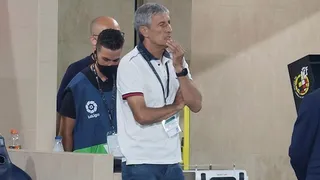 Quique Setién confía “cada vez menos” en el VAR y evitó hablar de los penales de Real Madrid