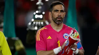 Claudio Bravo se mostró feliz de volver a la selección y dejó su futuro en la incógnita