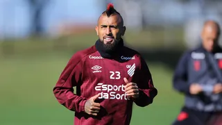 Arturo Vidal completó su primer entrenamiento junto a Atlético Paranaense