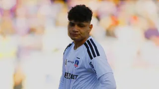Claudio Aquino preocupa en Colo Colo: su lesión podría dejarlo fuera por más tiempo