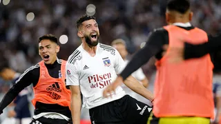 Colo Colo celebró una dramática victoria sobre Melipilla y retomó el liderato en el Campeonato