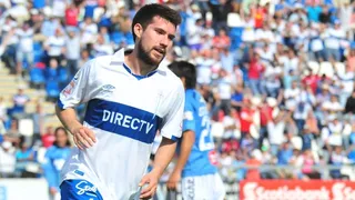 César Fuentes tomó el papel de delantero y permitió a U. Católica abrir la cuenta ante D. Iquique