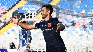 Joaquín Larrivey repitió y aumentó la ventaja de U. de Chile contra Antofagasta