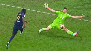 Kolo Muani recordó la atajada del “Dibu” Martínez: Tendré esa jugada atragantada toda la vida