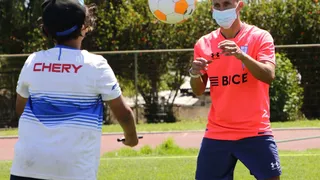 La UC realizó clínica deportiva con niños de Maipú para festejar su título de campeón