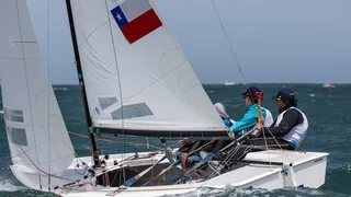 Veleristas chilenos son punteros en dos clases en Santiago 2023