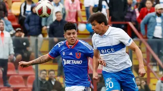 Gonzalo Tapia ganó por aire para anotar el descuento de la UC ante U. de Chile
