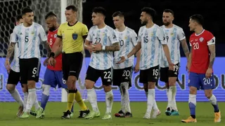Conmebol liberó imágenes del VAR para penal a Vidal: “Hay una acción imprudente dentro del área”