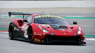 Benjamín Hites destacó en el primer test con el Ferrari 488 GT3 en Barcelona