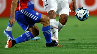 ¡Roja directa! La violenta falta del paraguayo Robert Rojas sobre Gabriel Suazo