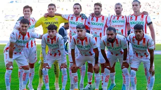 Necaxa contó con Angelo Araos en dura derrota en casa a manos de Chivas en la liga mexicana