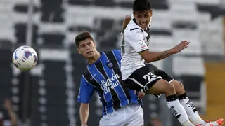 Angelo Sagal aumentó para Huachipato con un remate imposible para Justo Villar