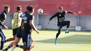 Lasarte ensayó con cuatro en el fondo y con Ben como alternativa de ataque