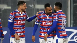 Fortaleza pegó primero con gol de Silvio Romero a Colo Colo en apenas tres minutos