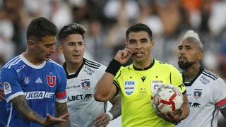Informe arbitral del Superclásico detalló incidentes de hinchas de Colo Colo y una infracción de la U