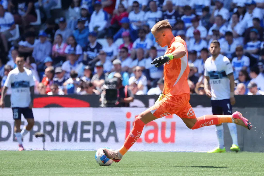 Bernedo en acción en el arco cruzado/ © Jonnathan Oyarzún-Photosport