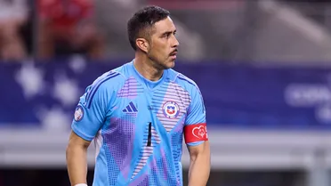 No se guardó nada: Claudio Bravo respondió con todo a exseleccionado que lo culpó por el presente de Chile