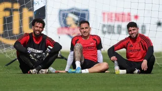 ¿Vozinha citado en Colo Colo? Ortiz maneja dos fórmulas para el Superclásico
