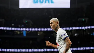 Tottenham dejó atrás su mala racha al golear a Newcastle de la mano de Richarlison