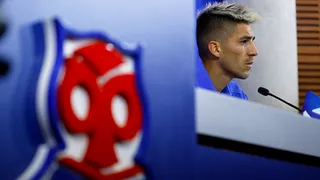 Una oferta por Leandro Fernández “agitó” a Universidad de Chile