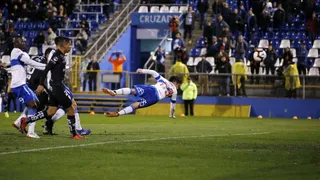 Juan Cornejo ilusionó a Universidad Católica con gol de cabeza ante Independiente del Valle