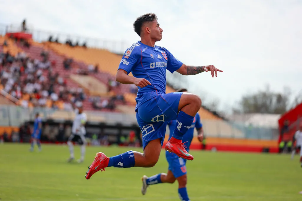 Lucas Assadi volvería recién en 2026 a las canchas con la U/ © Javier Vergara-Photosport
