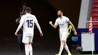 Real Madrid se encomendó a Karim Benzema y rescató un empate ante Atlético en la liga española