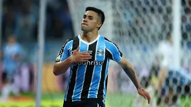 Alexander Aravena sigue prendidísimo y anotó por segundo partido consecutivo en Gremio