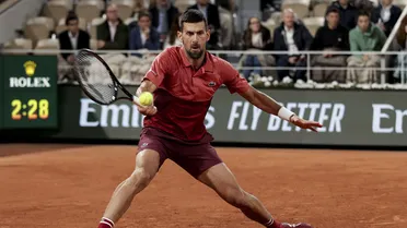 Novak Djokovic hizo valer su favoritismo en su estreno en Roland Garros