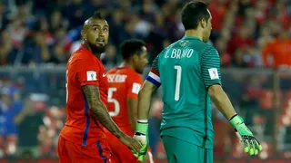 Arturo Vidal: No tengo comunicación con Claudio Bravo