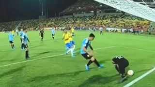 Los groseros errores de los arqueros de Uruguay y Brasil en el Preolímpico