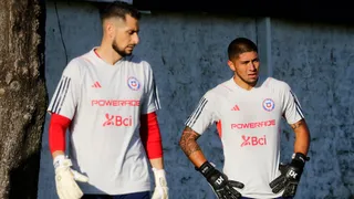 ¿Debe atajar Arias o Cortés? Históricos de La Roja analizaron el arco de Chile