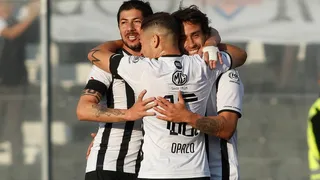 Jorge Valdivia abrió la cuenta para Colo Colo sobre Everton con una gran definición
