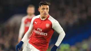 El emotivo guiño de Alexis Sánchez en Londres mientras define su futuro