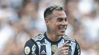 Eduardo Vargas selló con gol ante Corinthians la clasificación de Atlético Mineiro a la Libertadores