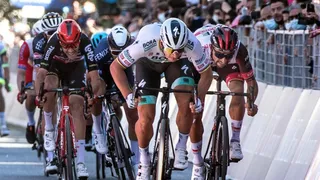 Peter Sagan ganó la etapa 10 y el colombiano Bernal sigue de líder en el Giro