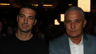 Scaloni: Messi juega con la misma responsabilidad en Barcelona y Argentina