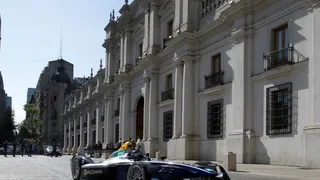 Intendente Claudio Orrego aclaró dudas en torno a Fórmula E