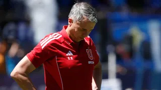 Se rompe todo en la U de Chile: revelan la drástica decisión sobre el futuro de Gustavo Álvarez