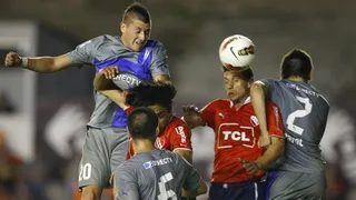 U. Católica logró un valioso empate en su visita a Independiente por la Sudamericana
