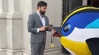 Presidente Gabriel Boric recibió su credencial para Santiago 2023