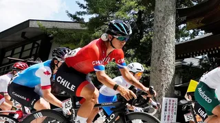 Catalina Soto sufrió el desgaste y abandonó la carrera de ciclismo en ruta en Tokio 2020