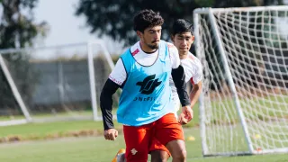 Nació en EE.UU, estuvo en Europa y sueña con “llevar a Chile al Mundial”