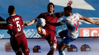 Jaime Valdés salió lesionado en el duelo entre La Serena y Universidad Católic